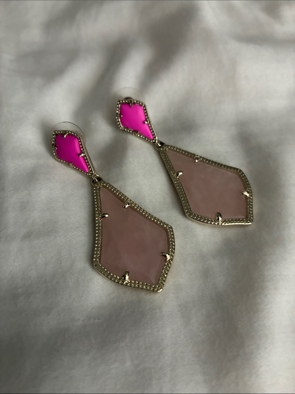 Kendra Scott Color Bar Pink Two-Tone Drop Earrings - Gold Frame